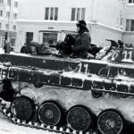 Samochód opancerzony na jednej z ulic w Gdańsku