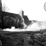 Wprowadzenie stanu wojennego w Gdańsku. Zamieszki na ul. Szerokiej, w głębi bazylika św. Mikołaja