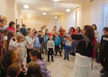 09.12.2022. Kielce. Mikołajkowe spotkanie przygotowane przez Caritas Diecezji Kieleckiej. / Fot. Ewelina Walczak - Radio Kielce