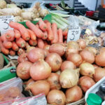 21.12.2022. Busko-Zdrój. Hala Targowa przy ul. Batorego / Fot. Marta Gajda-Kruk - Radio Kielce