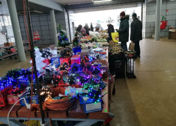 21.12.2022. Busko-Zdrój. Hala Targowa przy ul. Batorego / Fot. Marta Gajda-Kruk - Radio Kielce