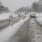 Ciągle pada. Pogarszają się warunki do jazdy - Radio Kielce