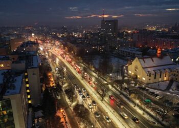 22.12.2022. Kielce. Korek na ul. Warszawskiej / Fot. Jarosław Kubalski - Radio Kielce
