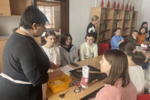 17.12.2022. Sandomierz. Młodzieży z Ostroga z wizytą w Sandomierzu / Fot. Grażyna Szlęzak - Radio Kielce