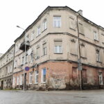 06.12.2022. Kielce. Pustostany. Kamienica róg ulic Silnicznej i Cichej / Fot. Wiktor Taszłow – Radio Kielce