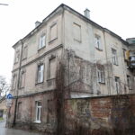 06.12.2022. Kielce. Pustostany. Kamienica róg ulic Silnicznej i Cichej / Fot. Wiktor Taszłow – Radio Kielce