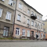 06.12.2022. Kielce. Pustostany. Kamienica róg ulic Silnicznej i Cichej / Fot. Wiktor Taszłow – Radio Kielce