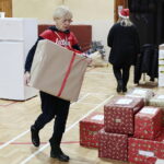 10.12.2022. Kielce. „Weekend cudów" Szlachetnej Paczki. / Fot. Wiktor Taszłow - Radio Kielce