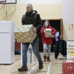 10.12.2022. Kielce. „Weekend cudów" Szlachetnej Paczki. / Fot. Wiktor Taszłow - Radio Kielce