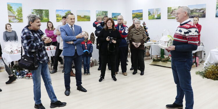 11.12.2022. Ciekoty. Jarmark Bożonarodzeniowy / Fot. Wiktor Taszłow - Radio Kielce