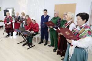 11.12.2022. Ciekoty. Jarmark Bożonarodzeniowy / Fot. Wiktor Taszłow - Radio Kielce