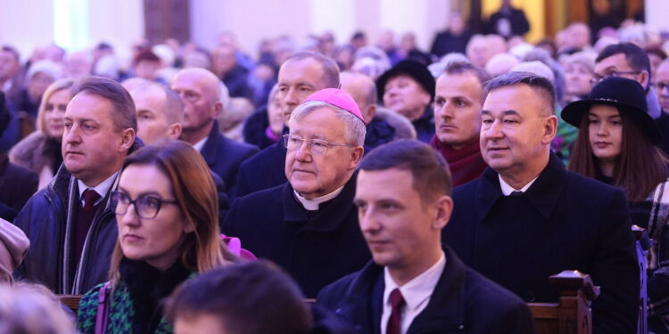 11.12.2022. Święty Krzyż. Koncert Bożonarodzeniowy / Fot. Wiktor Taszłow - Radio Kielce