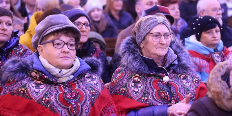 11.12.2022. Święty Krzyż. Koncert Bożonarodzeniowy / Fot. Wiktor Taszłow - Radio Kielce