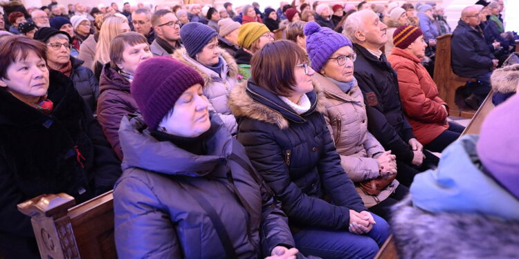 11.12.2022. Święty Krzyż. Koncert Bożonarodzeniowy / Fot. Wiktor Taszłow - Radio Kielce