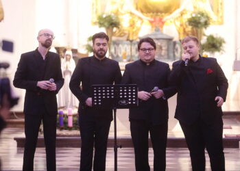 11.12.2022. Święty Krzyż. Koncert Bożonarodzeniowy. Na zdjęciu kwartet Leonvoci. / Fot. Wiktor Taszłow - Radio Kielce