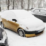 12.12.2022. Kielce. Zaśnieżony samochód / Fot. Wiktor Taszłow - Radio Kielce