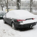 12.12.2022. Kielce. Zaśnieżony samochód / Fot. Wiktor Taszłow - Radio Kielce