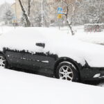 12.12.2022. Kielce. Zaśnieżony samochód / Fot. Wiktor Taszłow - Radio Kielce