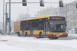 12.12.2022. Kielce. Autobus miejski / Fot. Wiktor Taszłow - Radio Kielce