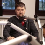 12.12.2022. Radio Kielce. Studio Polityczne. Na zdjęciu Michał Godowski z Polskiego Stronnictwa Ludowego - Koalicji Polskiej. / Fot. Wiktor Taszłow - Radio Kielce