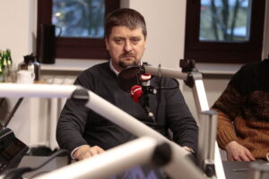 12.12.2022. Radio Kielce. Studio Polityczne. Na zdjęciu Michał Godowski z Polskiego Stronnictwa Ludowego - Koalicji Polskiej. / Fot. Wiktor Taszłow - Radio Kielce