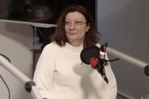 12.12.2022. Radio Kielce. Studio Polityczne. Na zdjęciu Grażyna Dekiel z Polski 2050. / Fot. Wiktor Taszłow - Radio Kielce