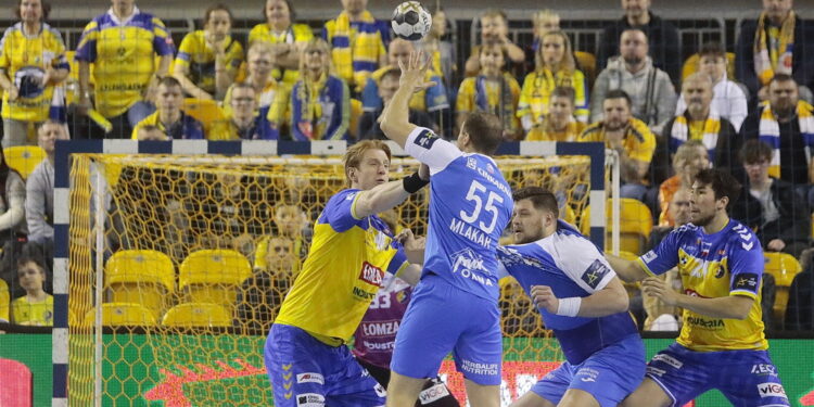 15.12.2022. Kielce. 10. kolejka Ligi Mistrzów: Łomża Industria - Celje Pivovarna Lasko / Fot. Wiktor Taszłow - Radio Kielce