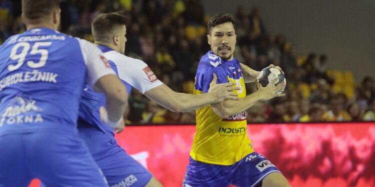 15.12.2022. Kielce. 10. kolejka Ligi Mistrzów: Łomża Industria - Celje Pivovarna Lasko / Fot. Wiktor Taszłow - Radio Kielce