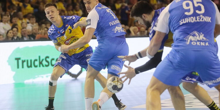 15.12.2022. Kielce. 10. kolejka Ligi Mistrzów: Łomża Industria - Celje Pivovarna Lasko / Fot. Wiktor Taszłow - Radio Kielce
