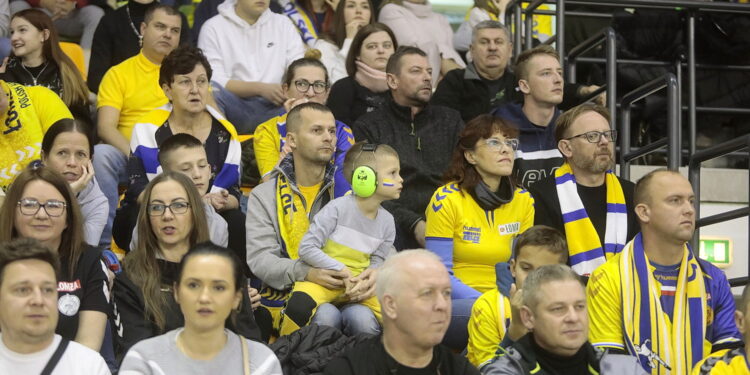 15.12.2022. Kielce. 10. kolejka Ligi Mistrzów: Łomża Industria - Celje Pivovarna Lasko / Fot. Wiktor Taszłow - Radio Kielce