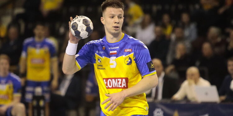 15.12.2022. Kielce. 10. kolejka Ligi Mistrzów: Łomża Industria - Celje Pivovarna Lasko / Fot. Wiktor Taszłow - Radio Kielce