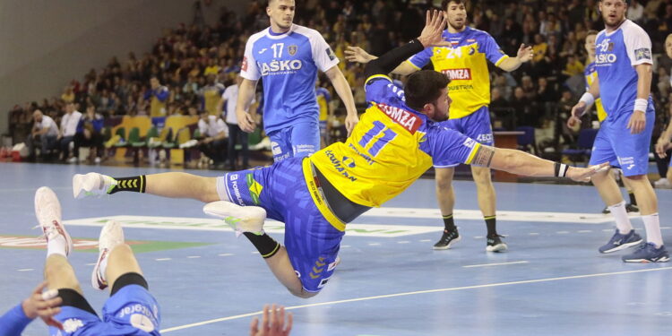 15.12.2022. Kielce. 10. kolejka Ligi Mistrzów: Łomża Industria - Celje Pivovarna Lasko / Fot. Wiktor Taszłow - Radio Kielce