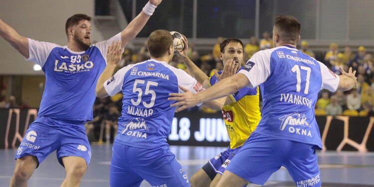 15.12.2022. Kielce. 10. kolejka Ligi Mistrzów: Łomża Industria - Celje Pivovarna Lasko / Fot. Wiktor Taszłow - Radio Kielce