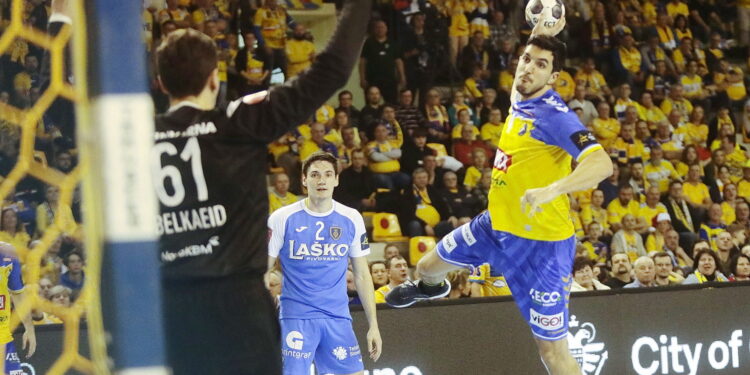 15.12.2022. Kielce. 10. kolejka Ligi Mistrzów: Łomża Industria - Celje Pivovarna Lasko / Fot. Wiktor Taszłow - Radio Kielce