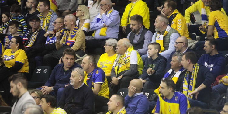 15.12.2022. Kielce. 10. kolejka Ligi Mistrzów: Łomża Industria - Celje Pivovarna Lasko / Fot. Wiktor Taszłow - Radio Kielce