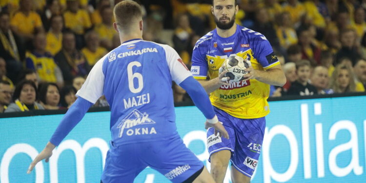 15.12.2022. Kielce. 10. kolejka Ligi Mistrzów: Łomża Industria - Celje Pivovarna Lasko / Fot. Wiktor Taszłow - Radio Kielce