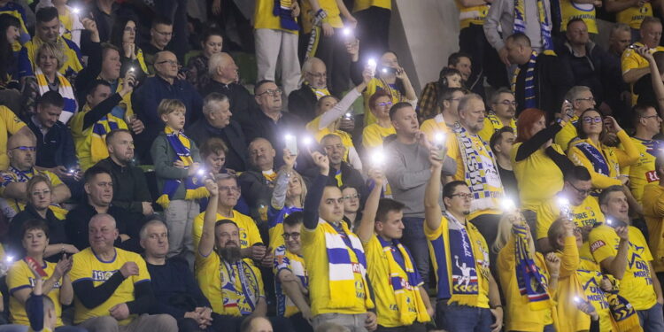 15.12.2022. Kielce. 10. kolejka Ligi Mistrzów: Łomża Industria - Celje Pivovarna Lasko / Fot. Wiktor Taszłow - Radio Kielce