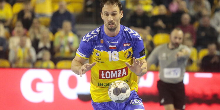 15.12.2022. Kielce. 10. kolejka Ligi Mistrzów: Łomża Industria - Celje Pivovarna Lasko / Fot. Wiktor Taszłow - Radio Kielce