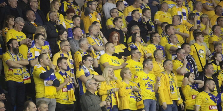 15.12.2022. Kielce. 10. kolejka Ligi Mistrzów: Łomża Industria - Celje Pivovarna Lasko / Fot. Wiktor Taszłow - Radio Kielce