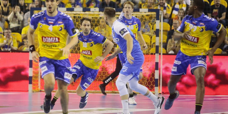 15.12.2022. Kielce. 10. kolejka Ligi Mistrzów: Łomża Industria - Celje Pivovarna Lasko / Fot. Wiktor Taszłow - Radio Kielce