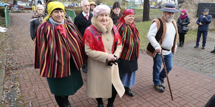 25.12.2022. Brzeziny. Szopka / Fot. Wiktor Taszłow - Radio Kielce