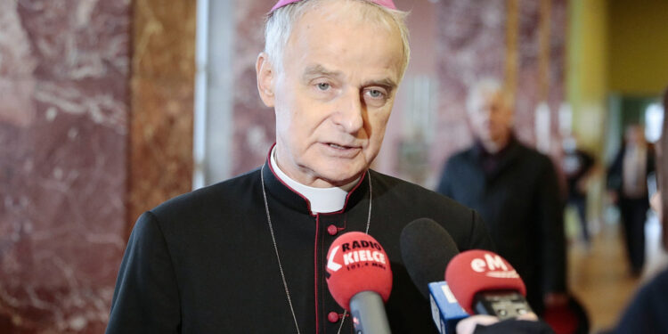 Na zdjęciu: biskup Marian Florczyk / Fot. Wiktor Taszłow - Radio Kielce