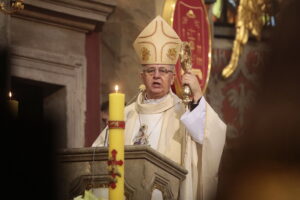 Na zdjęciu: biskup Jan Piotrowski / Fot. Wiktor Taszłow - Radio Kielce