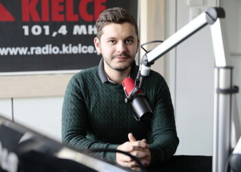 28.12.2022. Kielce. Radio Kielce. Na zdjęciu: Kamil Pacholec - pianista / Fot. Wiktor Taszłow - Radio Kielce