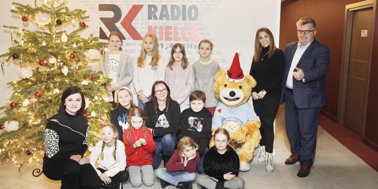 20.12.2022 Radio Kielce. Akcja "Nadzieja pod choinkę". Fundacja Miśka Zdziśka / Fot. Jarosław Kubalski - Radio Kielce