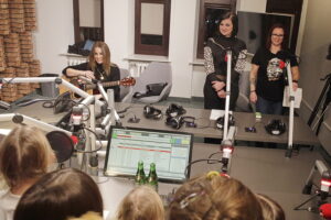 20.12.2022 Radio Kielce. Akcja "Nadzieja pod choinkę". Fundacja Miśka Zdziśka / Fot. Jarosław Kubalski - Radio Kielce