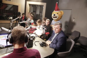 20.12.2022 Radio Kielce. Akcja "Nadzieja pod choinkę". Fundacja Miśka Zdziśka / Fot. Jarosław Kubalski - Radio Kielce