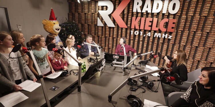 20.12.2022 Radio Kielce. Akcja "Nadzieja pod choinkę". Fundacja Miśka Zdziśka / Fot. Jarosław Kubalski - Radio Kielce