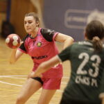 „Koroneczki” wygrały po męczarniach - Radio Kielce 03.12.2022 Kielce. Piłka ręczna kobiet. I liga. Mecz Suzuki Korona Handball - ChKS PŁ Łódź / Fot. Jarosław Kubalski - Radio Kielce