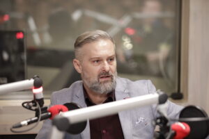 05.12.2022 Radio Kielce. Studio Polityczne. Artur Pejas - Nowa Lewica / Fot. Jarosław Kubalski - Radio Kielce
